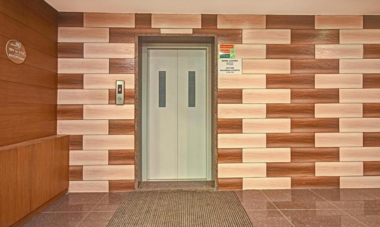 Hotel Luxura, אחמדאבאד מראה חיצוני תמונה