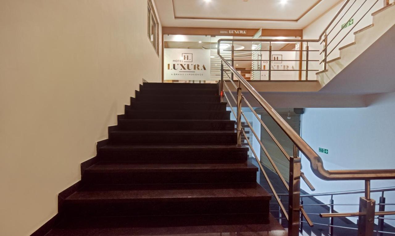 Hotel Luxura, אחמדאבאד מראה חיצוני תמונה