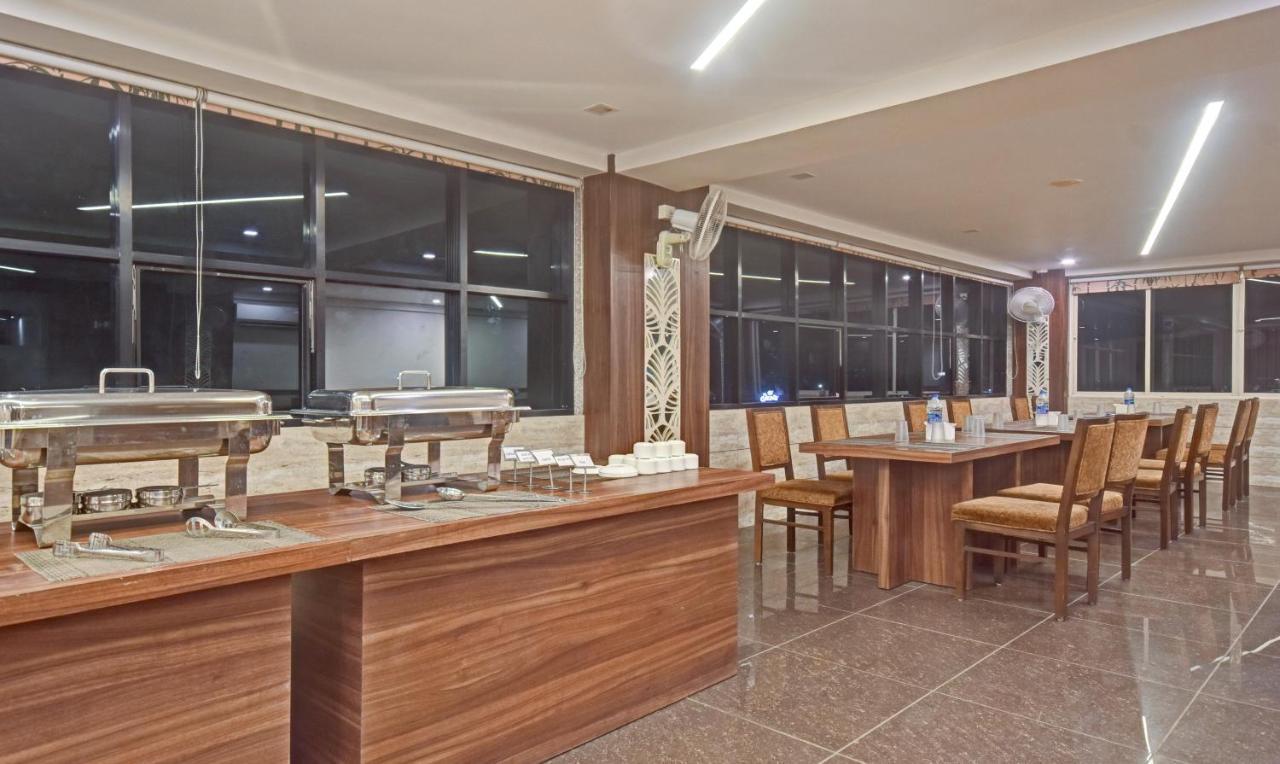Hotel Luxura, אחמדאבאד מראה חיצוני תמונה