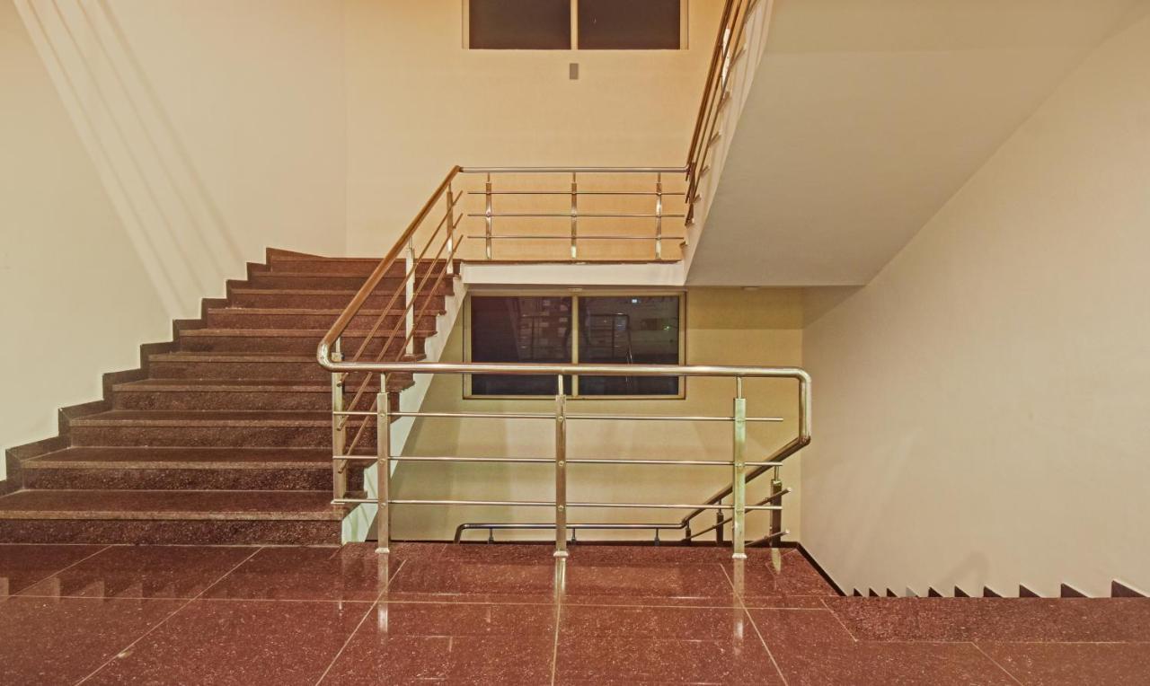 Hotel Luxura, אחמדאבאד מראה חיצוני תמונה