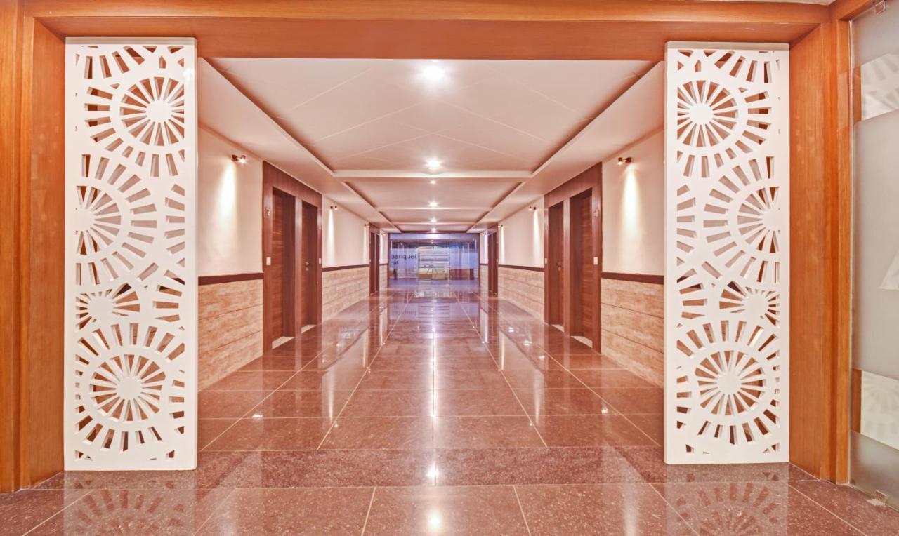Hotel Luxura, אחמדאבאד מראה חיצוני תמונה